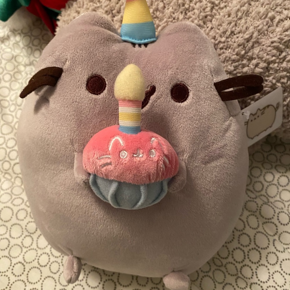 Birthday Pusheen Plush